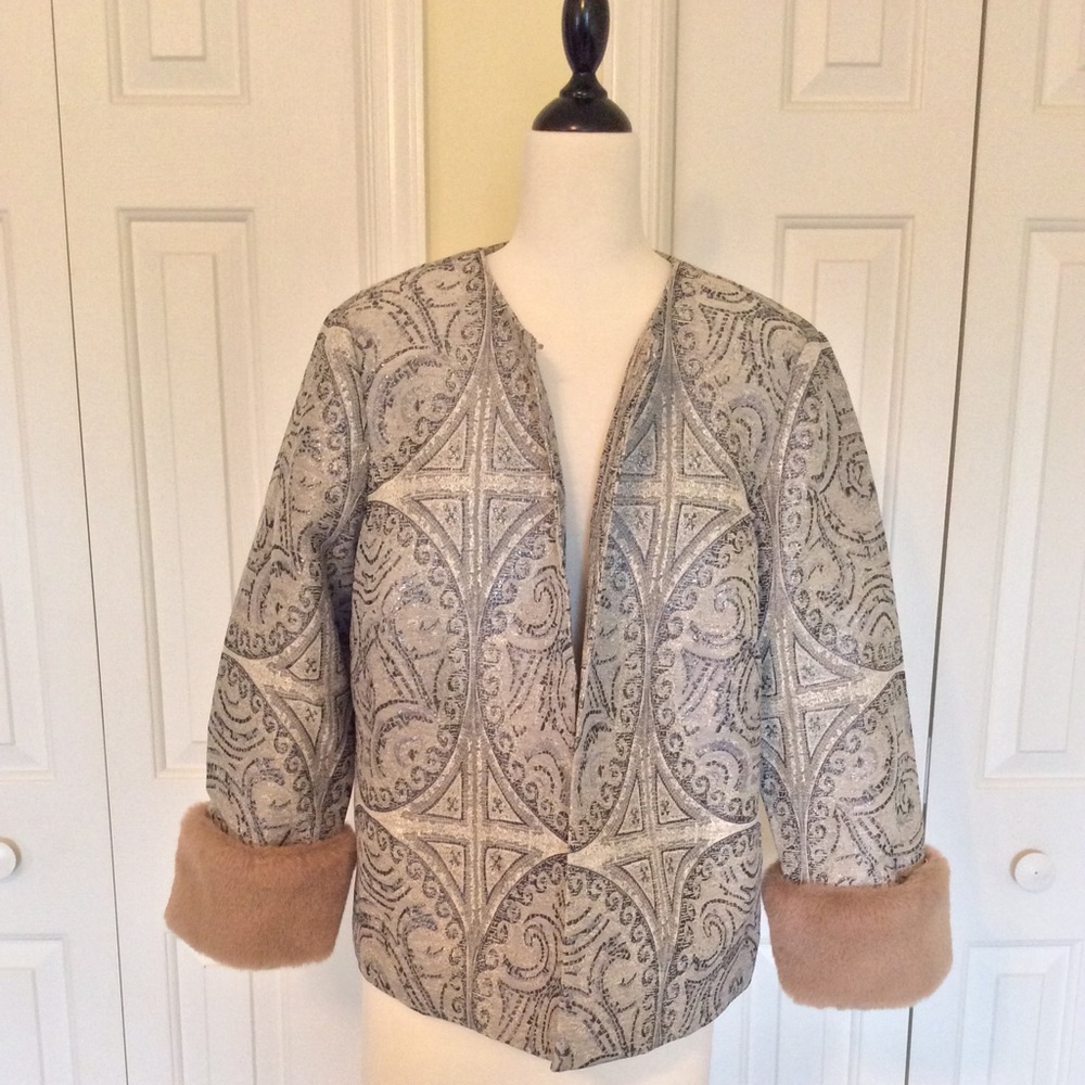 Chico’s convertible faux-fur cuff jacquard jacket
